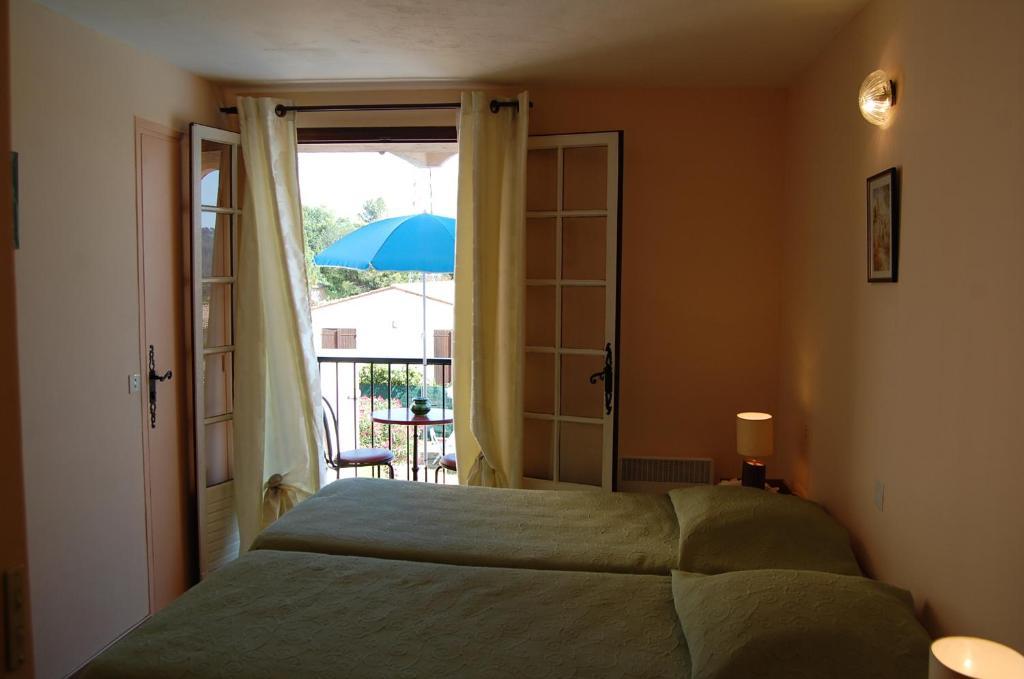 Hotel De La Poste Peymeinade Room photo